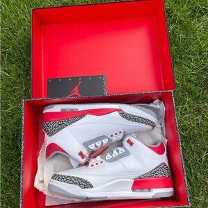 Jordan 3 fire red - brand new 10.5M